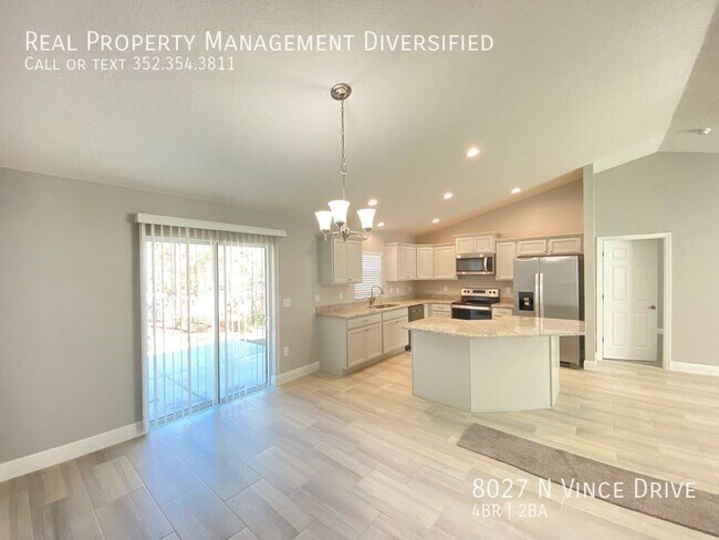 Building Photo - 8027 N Vince Dr