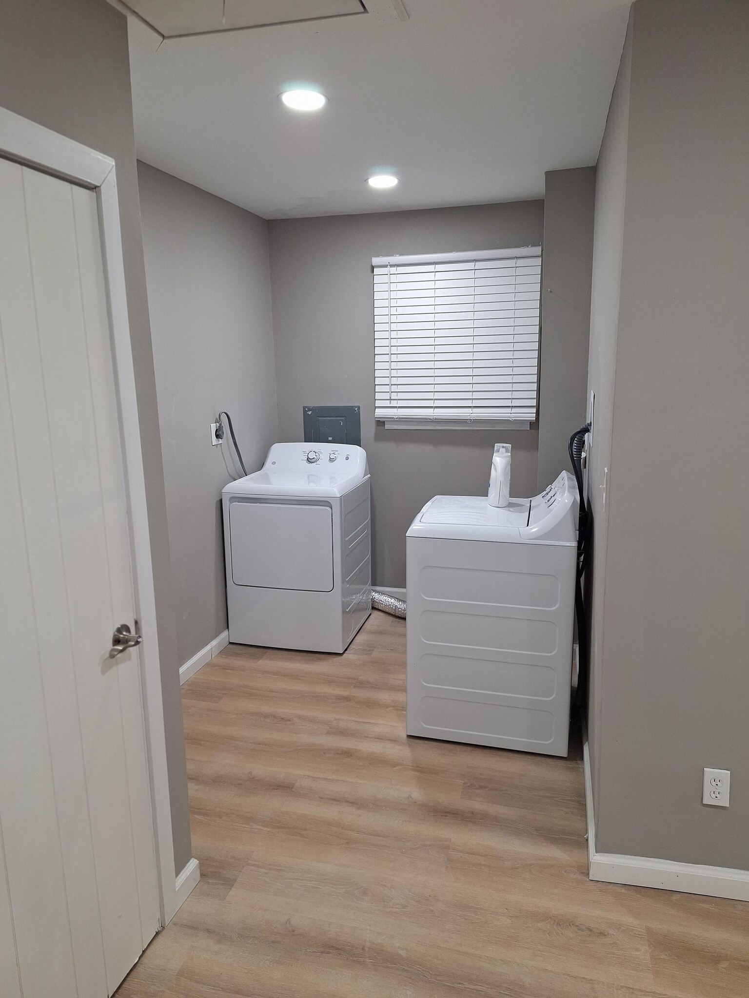 Laundry - 14 N Broadway