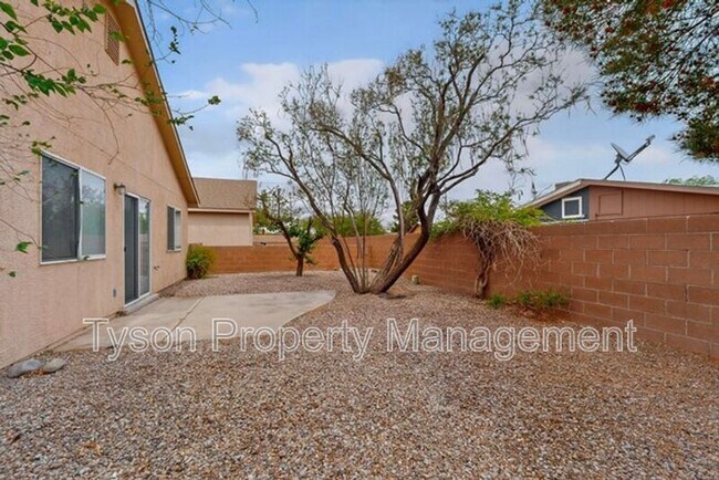 Building Photo - 908 Bursum Ln SE