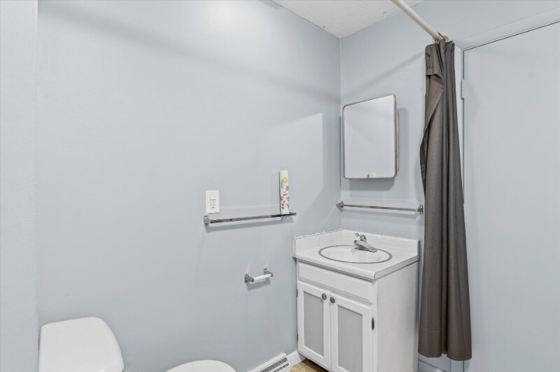 Building Photo - 615 E Colorado Ave