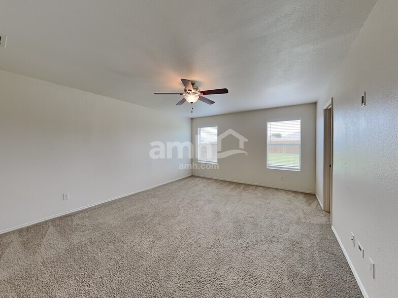 Building Photo - 2912 Mockingbird St
