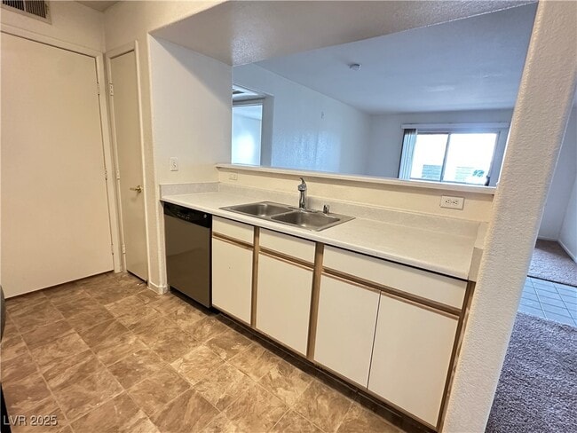 Building Photo - 2300 E Silverado Ranch Blvd