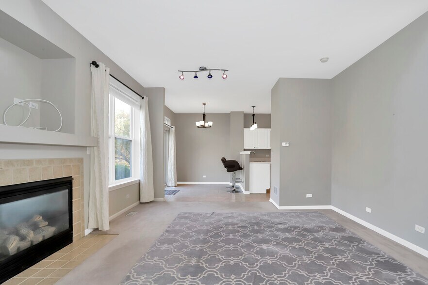 Building Photo - 2165 Sunrise Cir