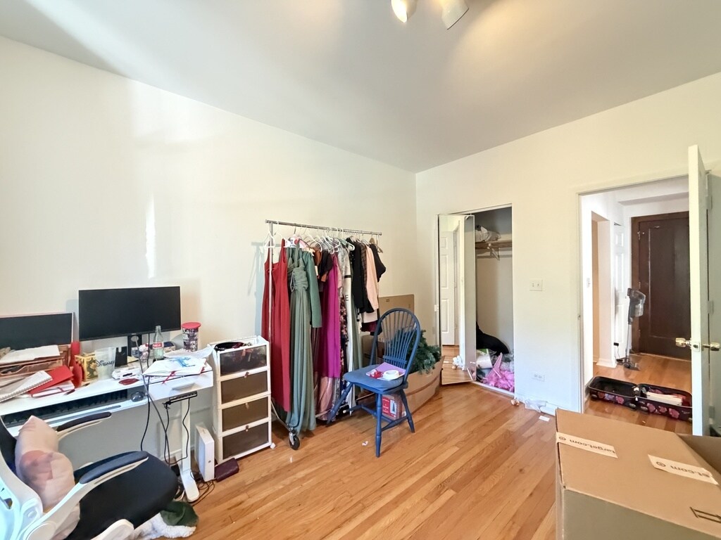 Building Photo - 3455 N Bosworth Ave