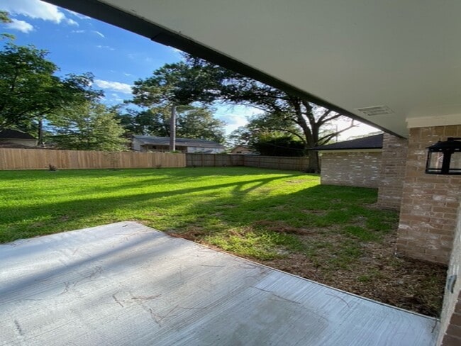 Building Photo - 12803 Cloverwood Dr