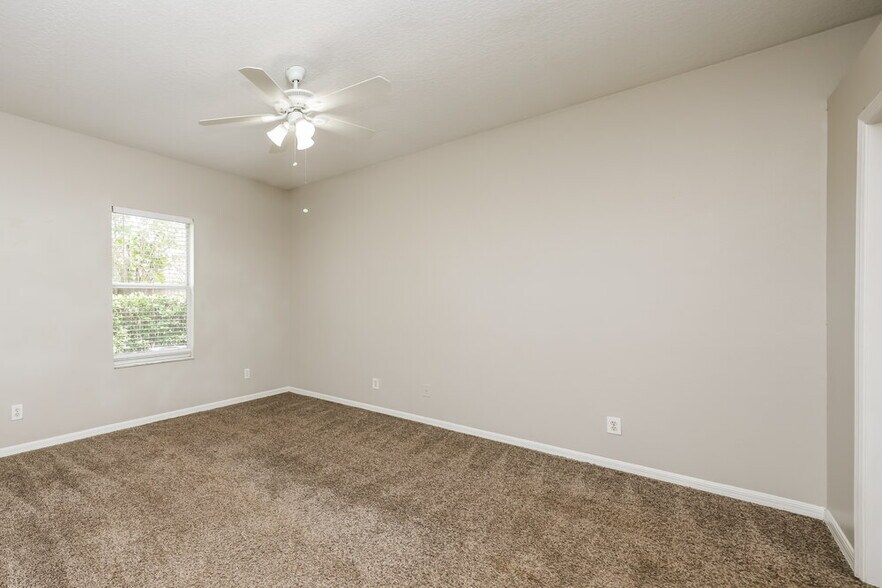 Building Photo - 6748 Monarch Park Dr