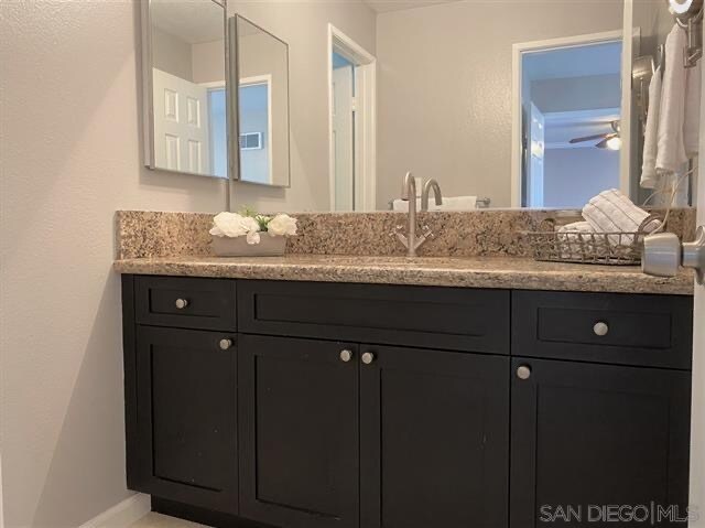 Building Photo - 7415 Charmant Dr