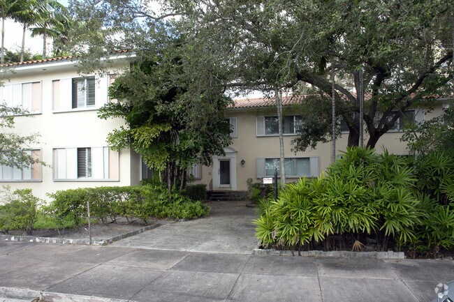 Building Photo - 737 Valencia Ave