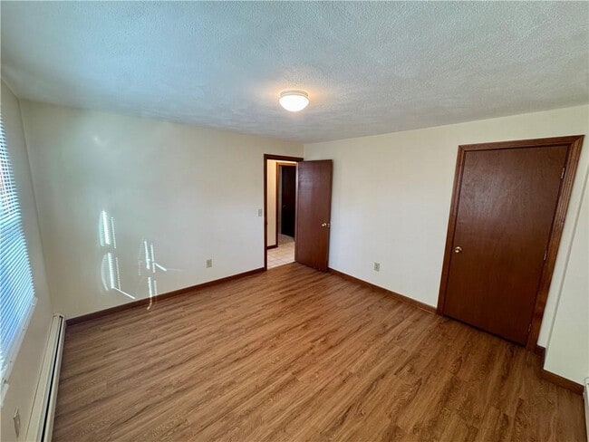 Building Photo - 135 Rounds Ave