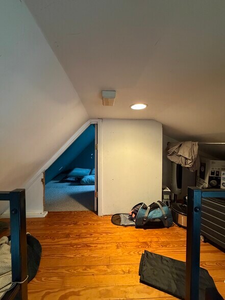 Building Photo - 62 Ridgemont St