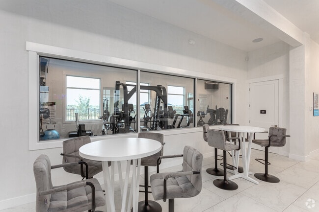 Clubhouse Community Area - Columbia River Walk