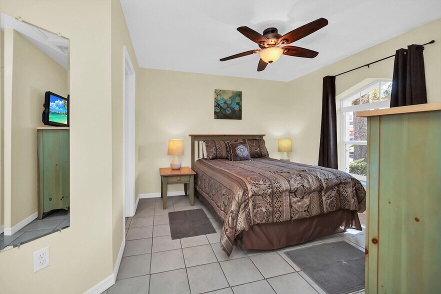 Building Photo - 8805 Crayson Ct