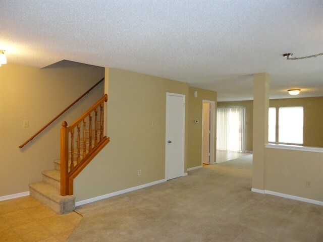 Building Photo - 1332 Clove Ct