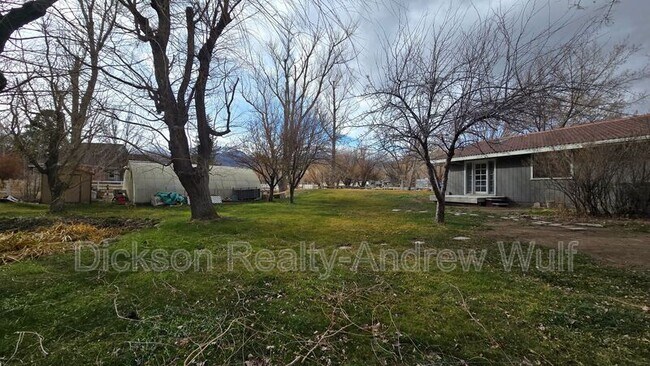 Building Photo - 22882 Carriage Dr