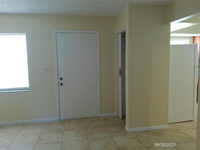 Building Photo - 209 Pinehurst Dr