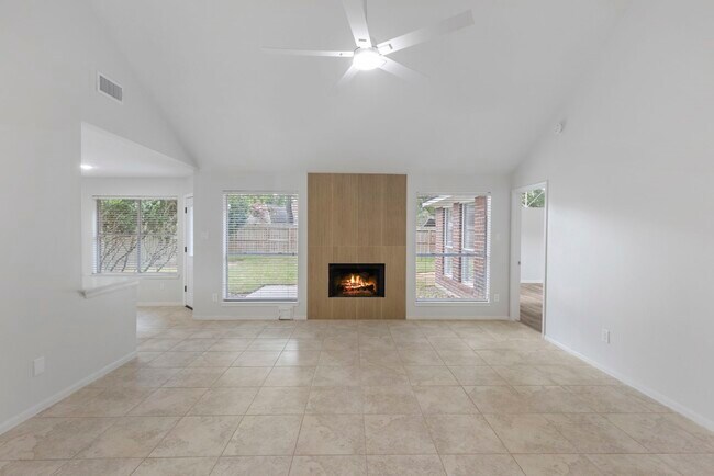 Building Photo - 1815 Moston Dr
