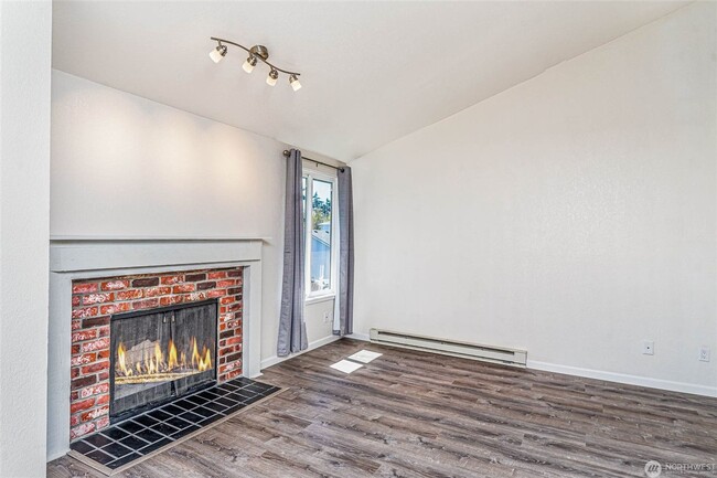 Building Photo - 1Bd/1Ba Kirkland Apartment