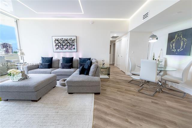 Building Photo - 19501 W Country Club Dr