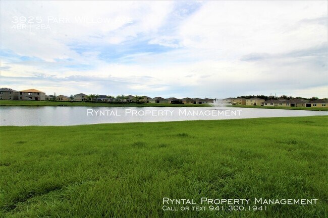 Building Photo - 3925 Park Willow Ave