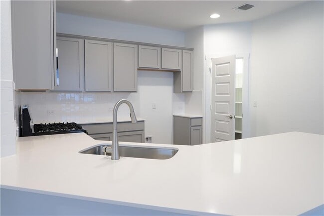 Building Photo - 3720 Niddry Dr