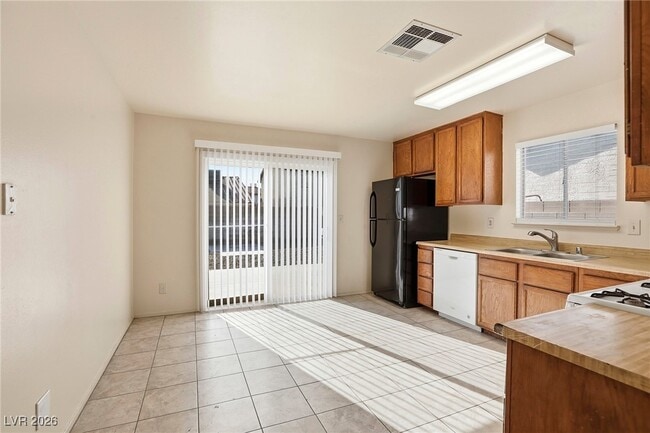 Building Photo - 6725 Reggie Cir