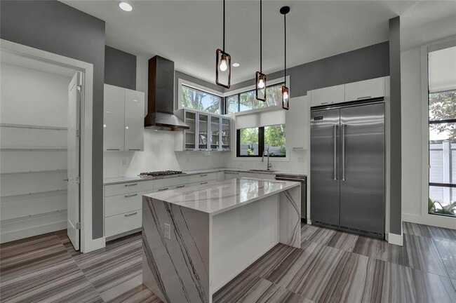 Building Photo - 1802 Mondrian Cir