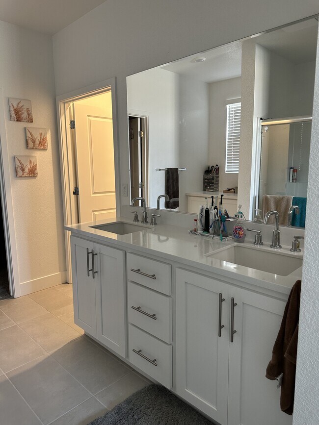 Building Photo - 2109 Blossom Ranch Rd