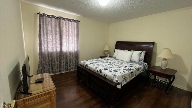 Building Photo - 6097 Balboa Cir