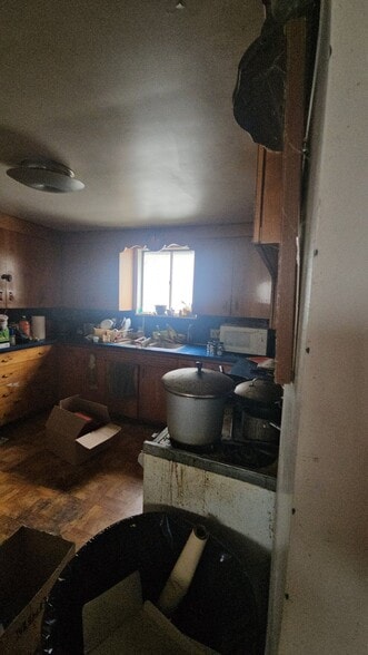 Building Photo - 329 Mettler St