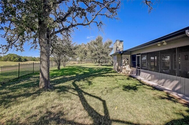 Building Photo - 20534 Highland Lake Dr