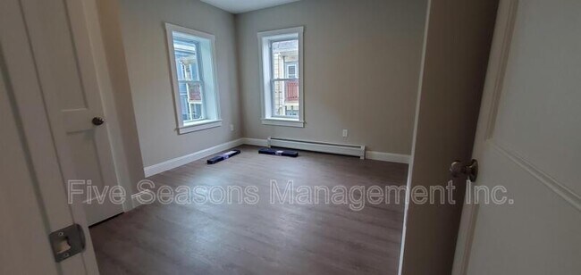 Building Photo - 96 S Union St