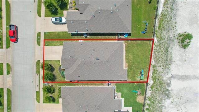 Building Photo - 513 Maverick St