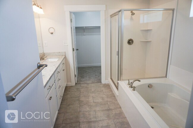 Building Photo - 15180 Gunpowder Ct