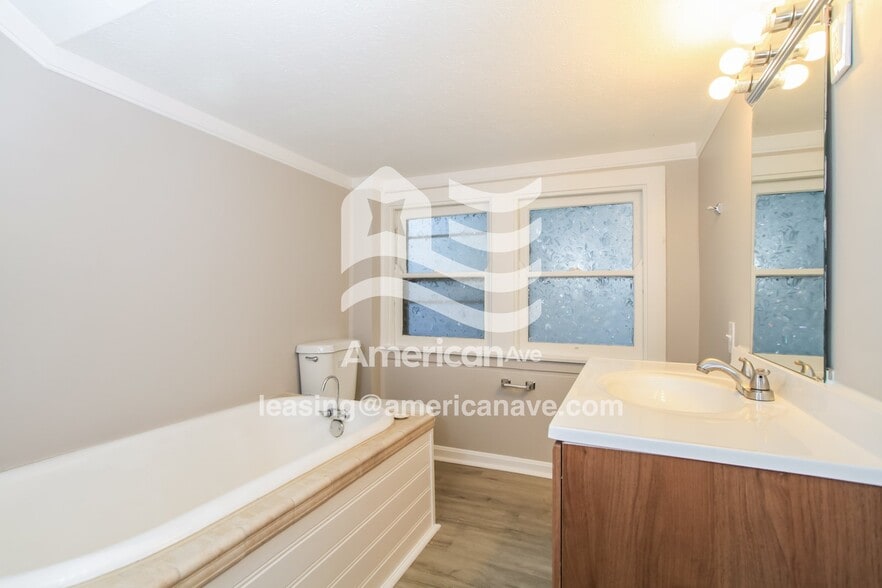 Building Photo - 1836 Goodman Ave