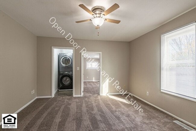 Building Photo - 731 3rd St