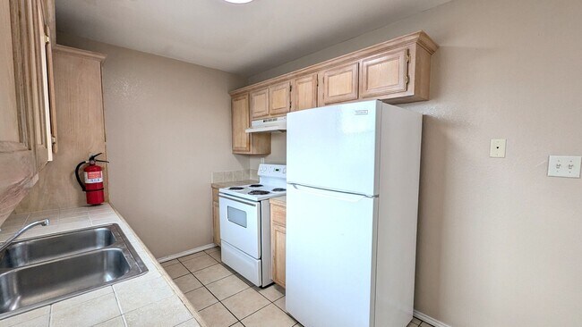 Building Photo - 20551 Alta Vista Ct