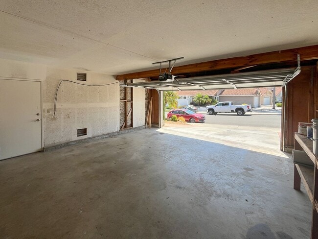 Building Photo - Beautiful Home In Coveted Rancho Del Oro!