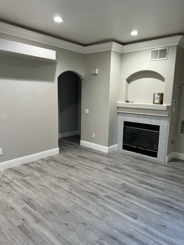 Building Photo - 517 Indian Bluff St