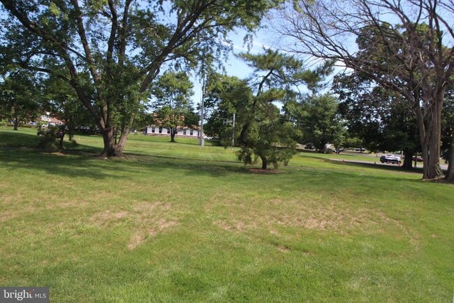 Building Photo - 681 Rose Hollow Dr