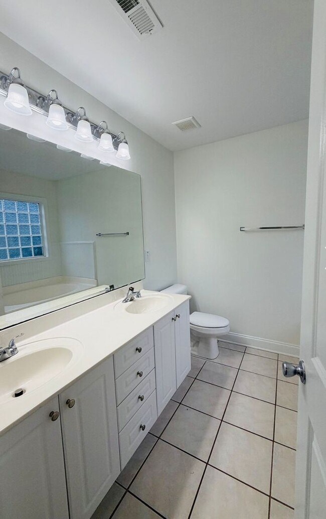 Building Photo - 129 S.Palms Drive