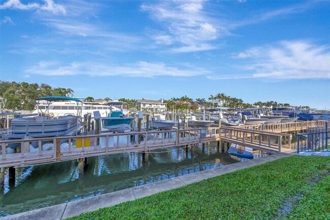 Building Photo - 745 Pinellas Bayway S