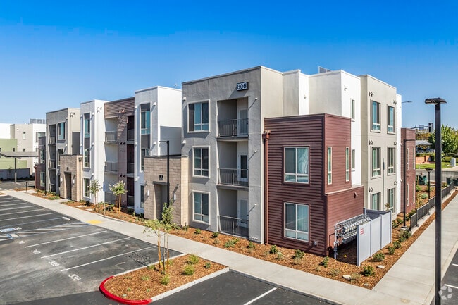 Alternate Building Photo - Terracina at Whitney Ranch