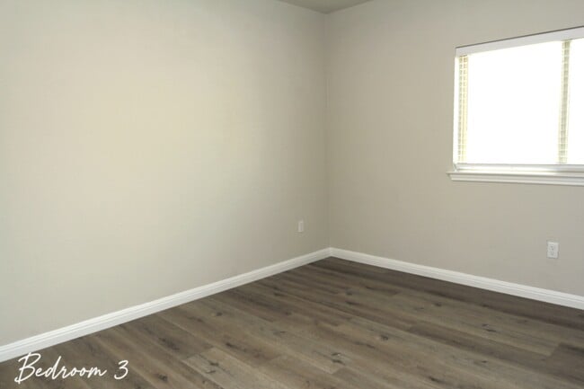 Building Photo - 6032 Genova Pl