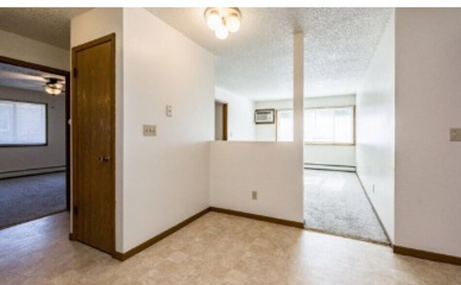 Dodge Street Apartments 620 S Dodge St Iowa City IA 52240 Apartment Finder