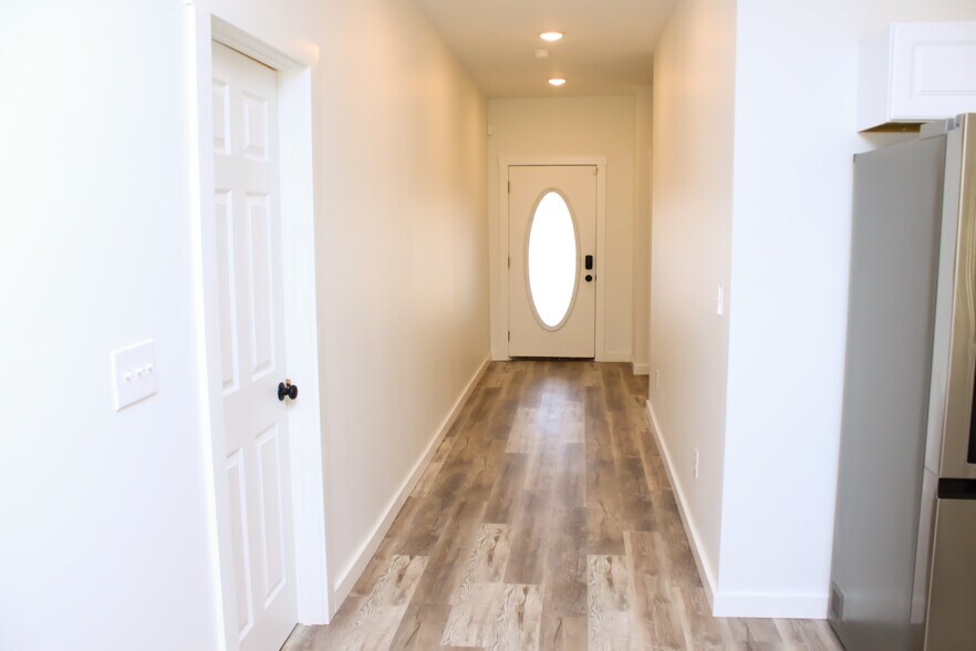 Building Photo - 5015 Reeder St