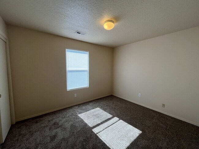 Building Photo - 12873 Alicia St