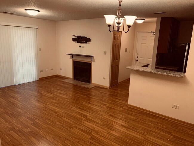 Building Photo - 1919 N Hicks Rd