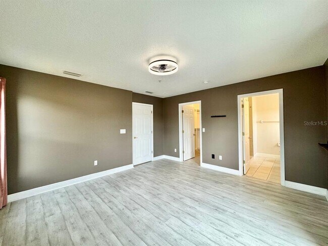 Building Photo - 487 Bayou-Village Dr