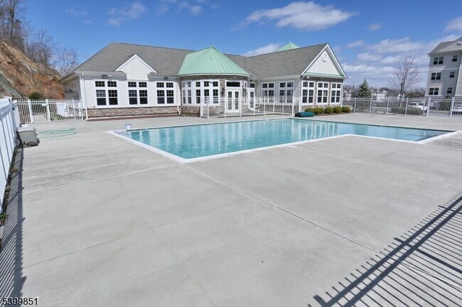 Building Photo - 6107 Brookhaven Court