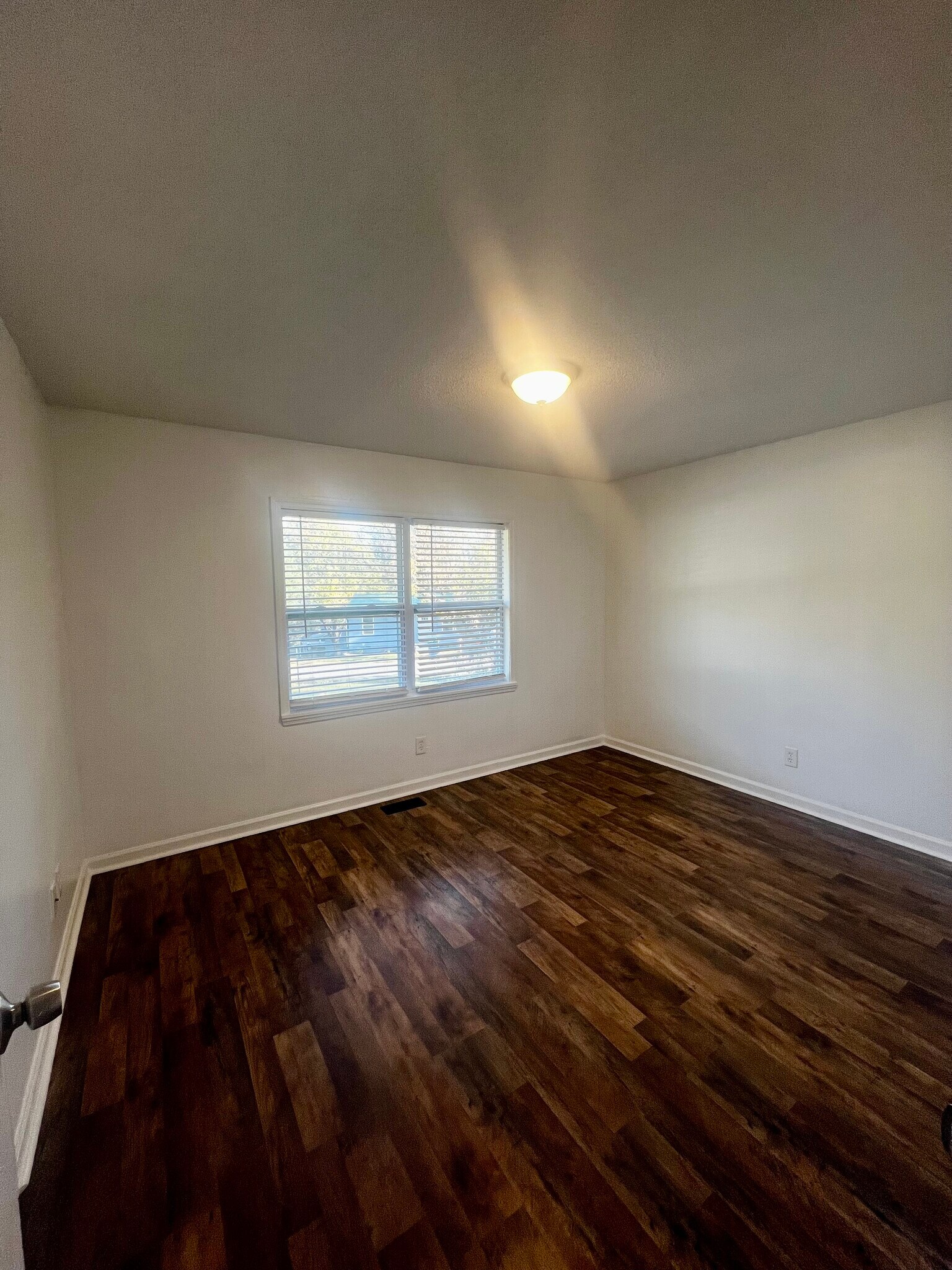 Building Photo - 712 Richmond Ave